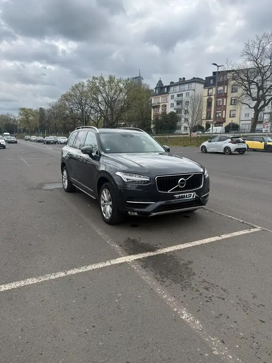 Gebraucht Volvo XC90 Momentum 235 PS (172 kW) 2018 Grau SUV