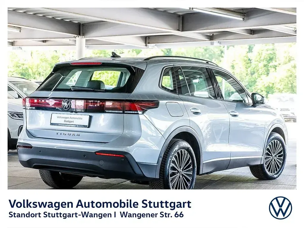 Gebraucht VW Tiguan Life 150 PS (110 kW) 2024 Oyster silver metallic SUV