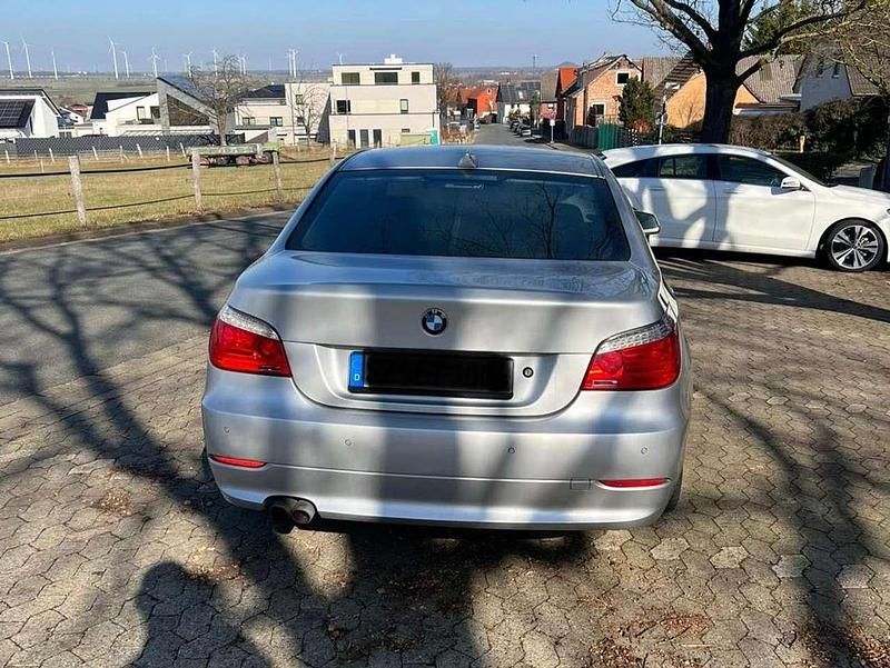 Gebraucht BMW 525 Lifestyle 218 PS (160 kW) 2010 Silber Kombi
