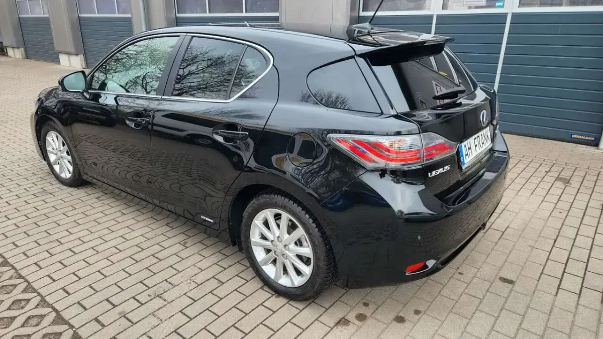 Second-hand Lexus CT200h 99 CP (72 kW) 2013 Negru Berlinǎ
