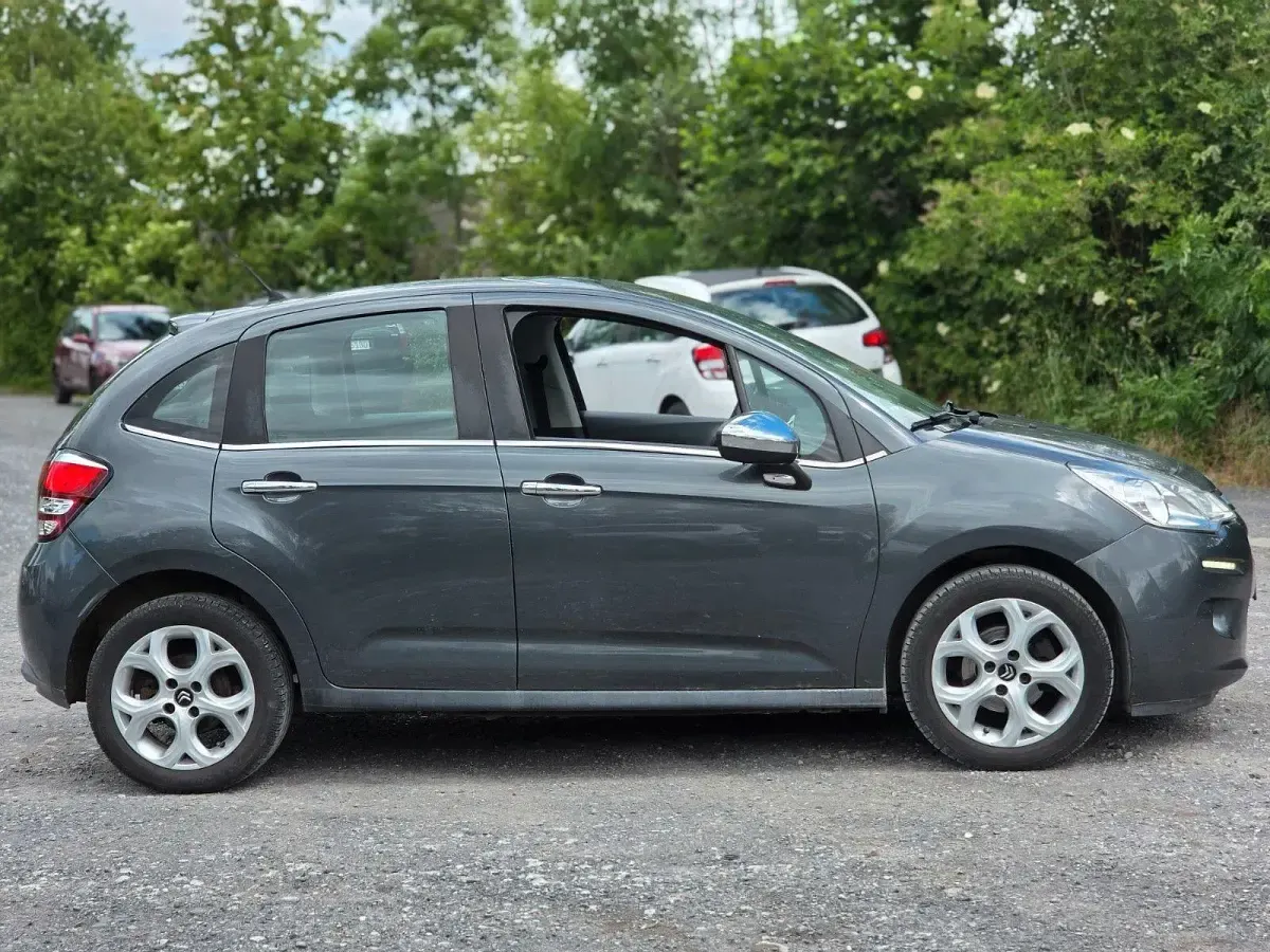 Gebraucht Citroën C3 SELECTION 92 PS (67 kW) 2014 Grau Kleinwagen