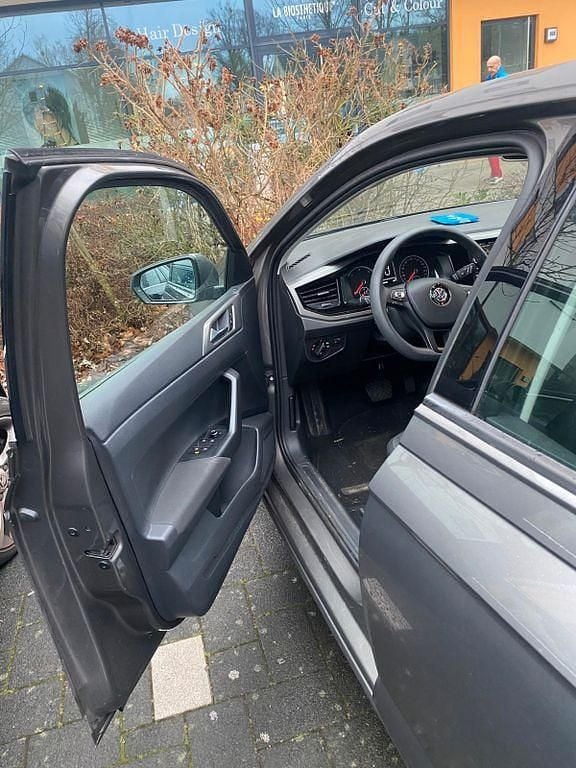 Gebraucht VW Polo Beats 95 PS (69 kW) 2018 Grau Kleinwagen