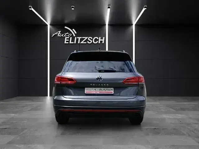 Gebraucht VW Touareg 231 PS (169 kW) 2022 Siliziumgrau metallic SUV