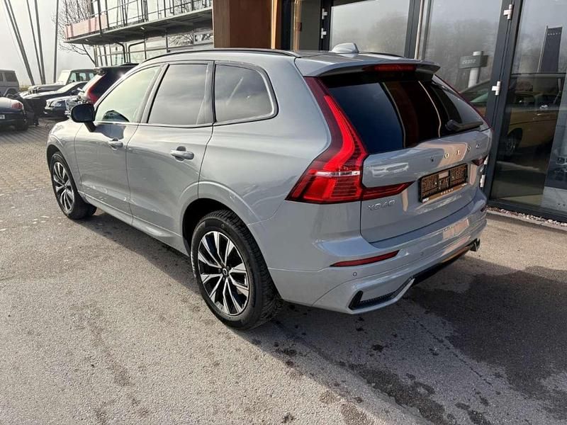 Gebraucht Volvo XC60 Plus 197 PS (144 kW) 2023 Grau SUV