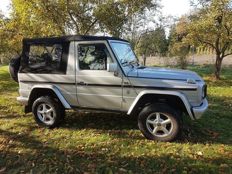 Silber Gebraucht 1996 Mercedes G320 SUV | 88.000 € - Bild 1/4