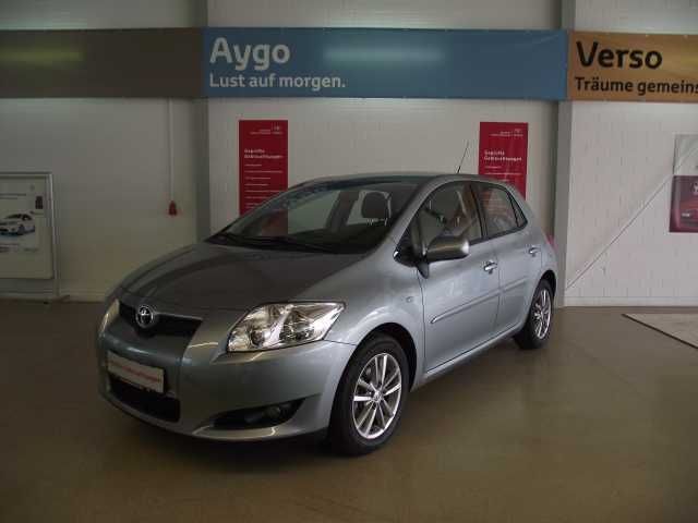 Gebraucht Toyota Auris Life 132 PS (97 kW) 2010 Silber metallic Limousine