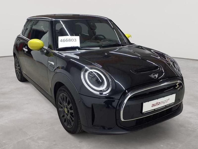 Gebraucht Mini Cooper SE 135 kW (184 PS) 2023 Midnight black ii Kleinwagen