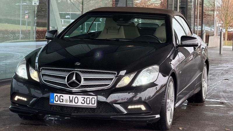 Gebraucht Mercedes E350 AMG line 231 PS (169 kW) 2010 Schwarz Cabrio