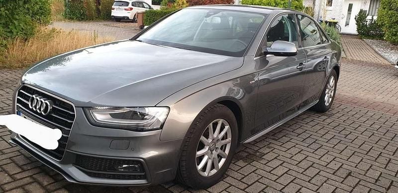 Grau Gebraucht 2014 Audi A4 Attraction Limousine | 14.500 € (Guter Preis) - Bild 1/4