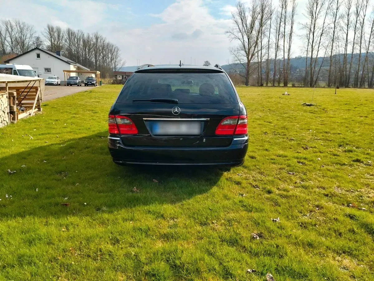 Gebraucht Mercedes E500 Avantgarde 387 PS (284 kW) 2006 Schwarz Kombi