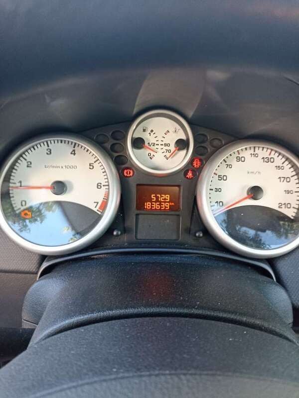 Weiß Gebraucht 2010 Peugeot 207 Tendance Limousine | 1.200 € (Superpreis) - Bild 1/4