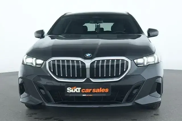 Gebraucht BMW 520 M Sport 360 PS (264 kW) 2025 Grau Kombi