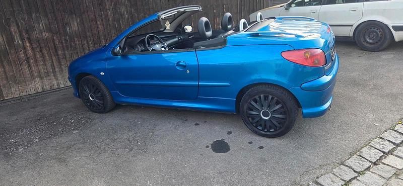 Gebraucht Peugeot 206 109 PS (80 kW) 2006 Blau Cabrio