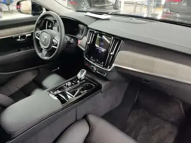 Gebraucht Volvo V90 Inscription 398 PS (292 kW) 2022 Onyx black / metallic (metallic) Kombi