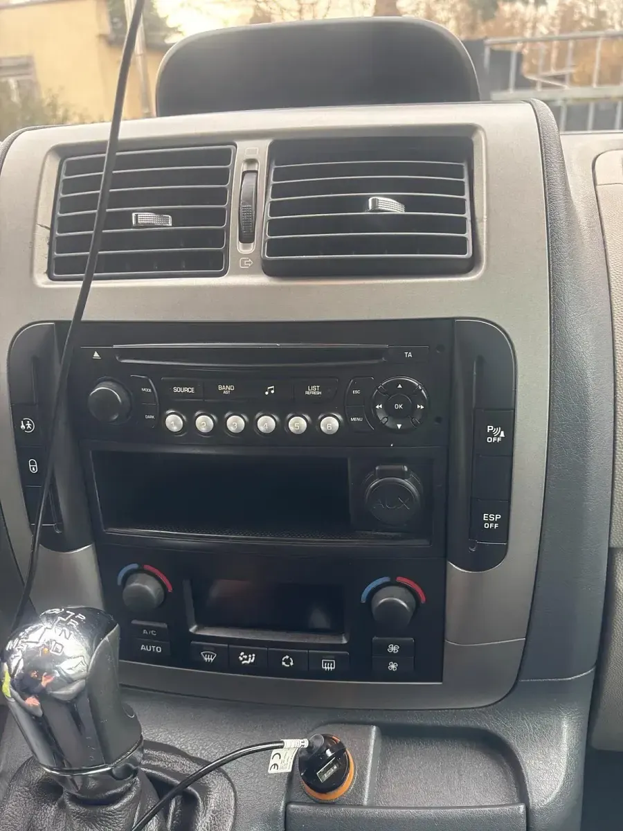 Usado Citroën Jumpy 163 HP (119 kW) 2012 Preto Monovolume