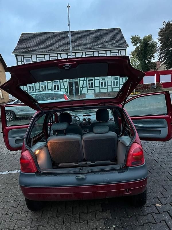 Usata Renault Twingo 75 CV (55 kW) 2004 Rosso Utilitaria