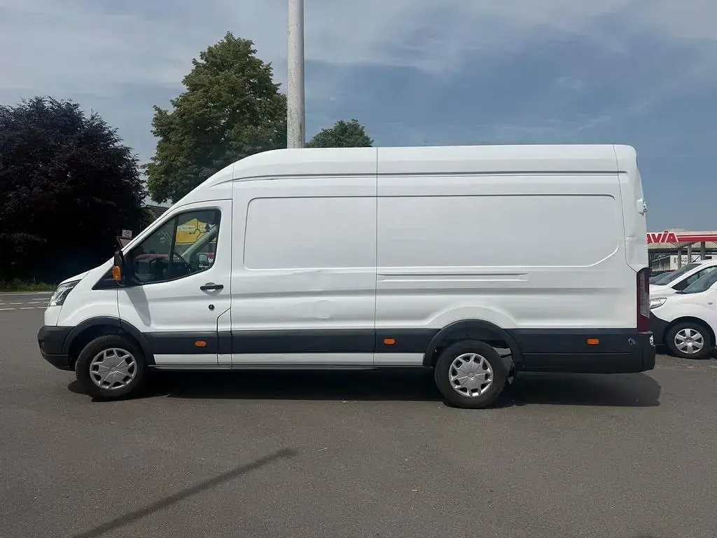 Gebraucht Ford Transit Trend 131 PS (96 kW) 2019 Weiß Limousine