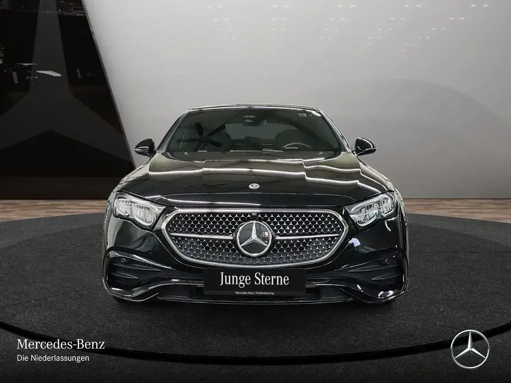 Gebraucht Mercedes E200 AMG 204 PS (150 kW) 2025 Obsidianschwarz Limousine