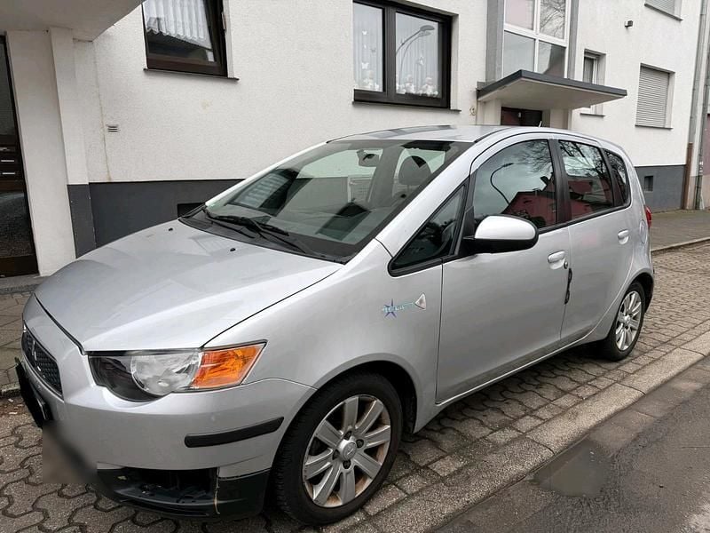 Gebraucht Mitsubishi Colt 75 PS (55 kW) 2011 Silber Kleinwagen