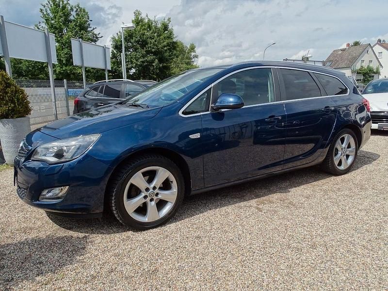 Blau Gebraucht 2011 Opel Astra Sport Kombi | 3.950 € (Fairer Preis) - Bild 1/4