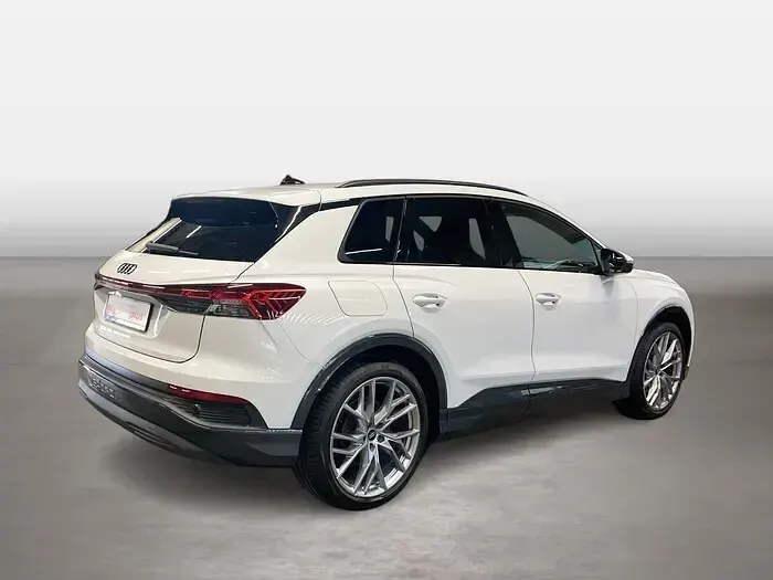 Gebraucht Audi Q4 e-tron Sport 210 kW (286 PS) 2025 Gletscherweiss SUV