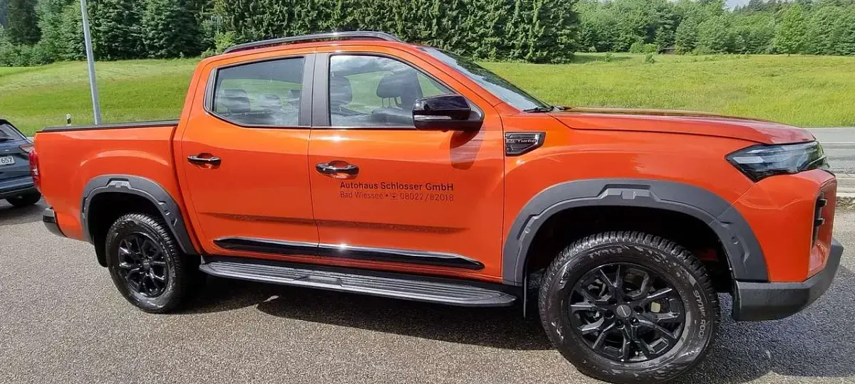 Gebraucht Maxus T60 215 PS (158 kW) 2025 Competitive orange Pickup
