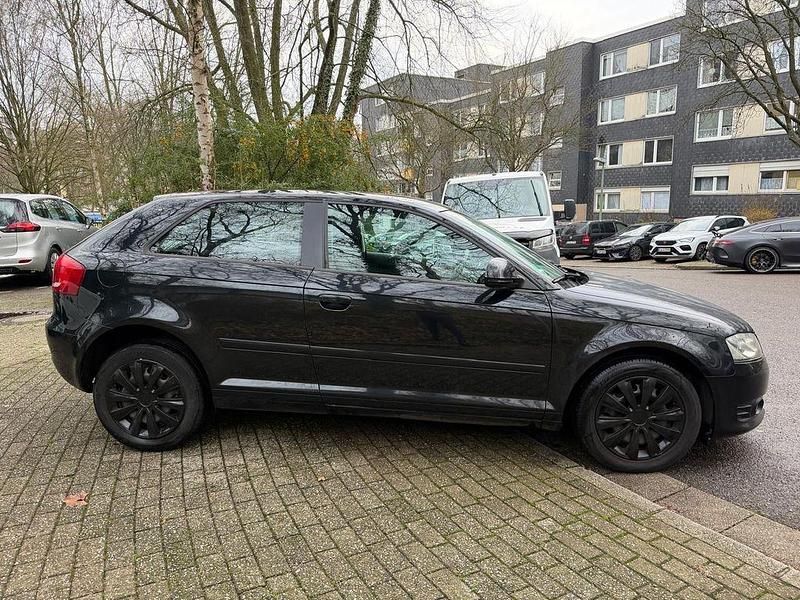 Używany Audi A3 Attraction 105 KM (77 kW) 2009 Czarny Hatchback