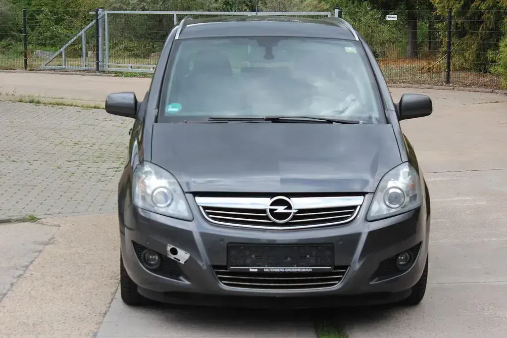 Gebraucht Opel Zafira Innovation 125 PS (91 kW) 2011 Grau Van / Kleinbus