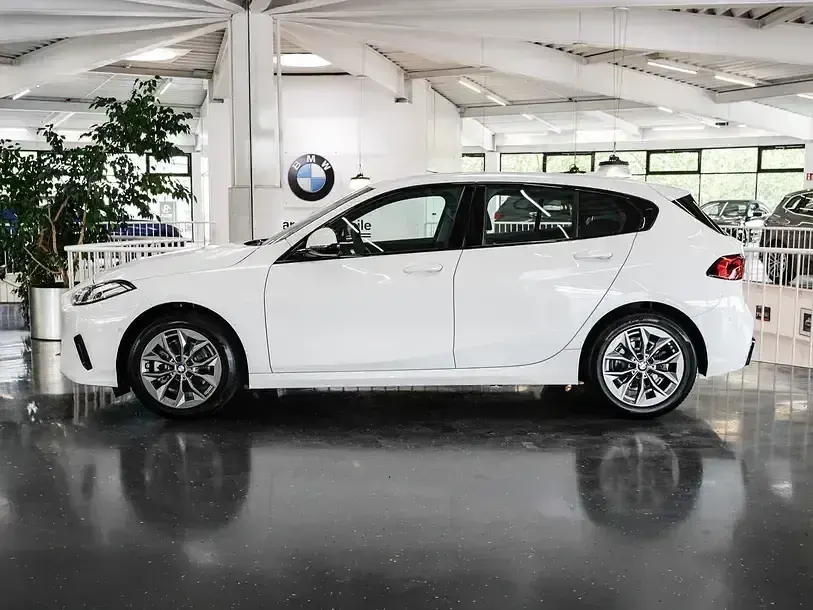 Gebraucht BMW 120 Shadowline 156 PS (114 kW) 2025 Alpinweiss iii Kleinwagen