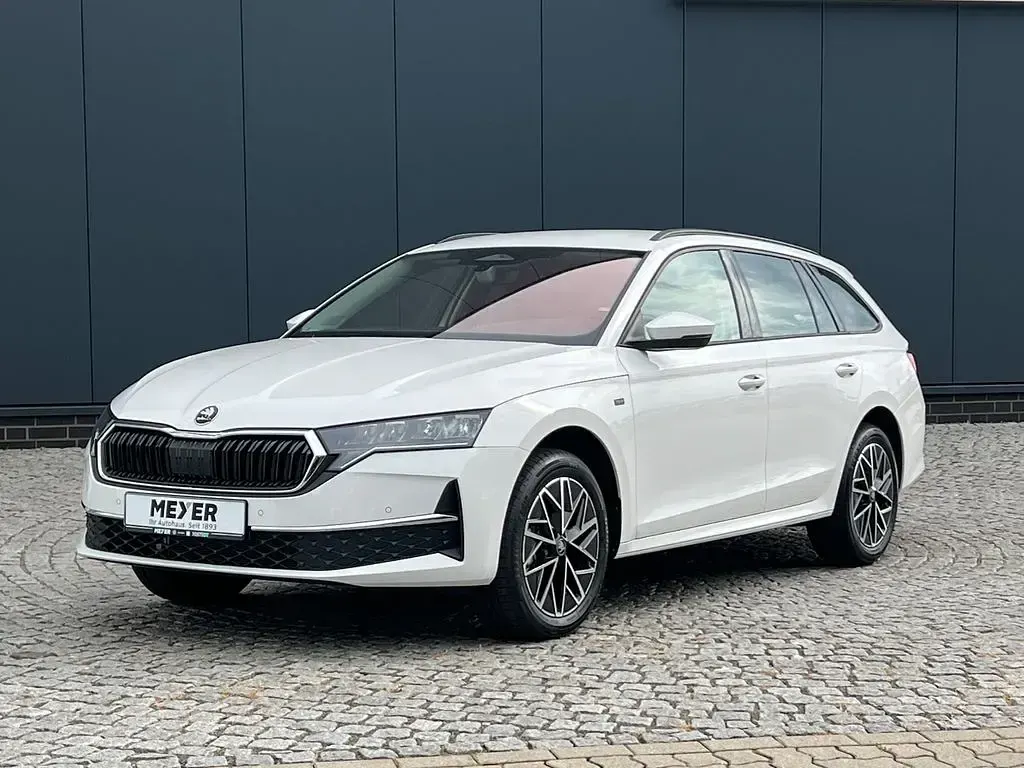 Neu Skoda Octavia Tour 150 PS (110 kW) 2025 Andere farbe Kombi