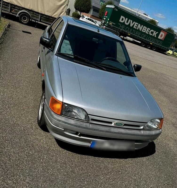 Gebraucht Ford Escort 60 PS (44 kW) 1992 Silber Limousine