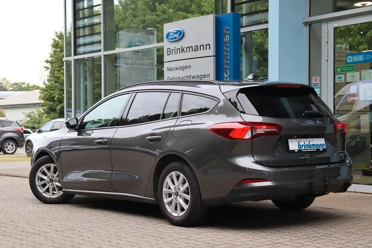 Gebraucht Ford Focus Cool & Connect 120 PS (88 kW) 2022 Grau Kombi