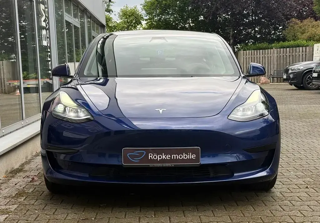 Gebraucht Tesla Model 3 Standard Range 208 kW (283 PS) 2022 Deep blue metallic Limousine