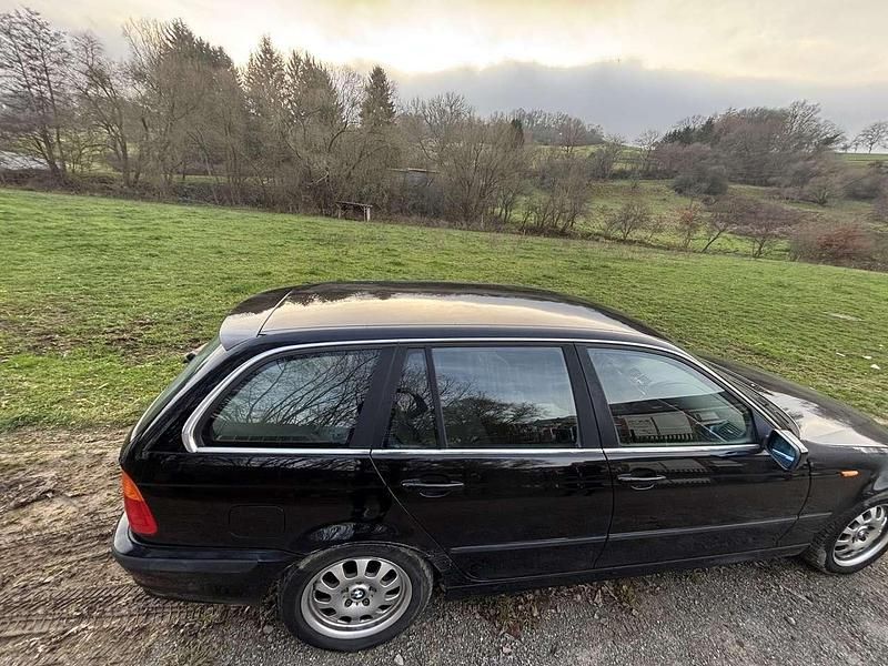 Gebraucht BMW 320 170 PS (125 kW) 2002 Schwarz Kombi