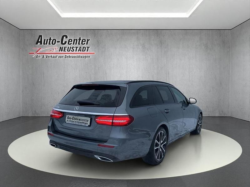 Gebraucht Mercedes E220 194 PS (142 kW) 2020 Grau Kombi