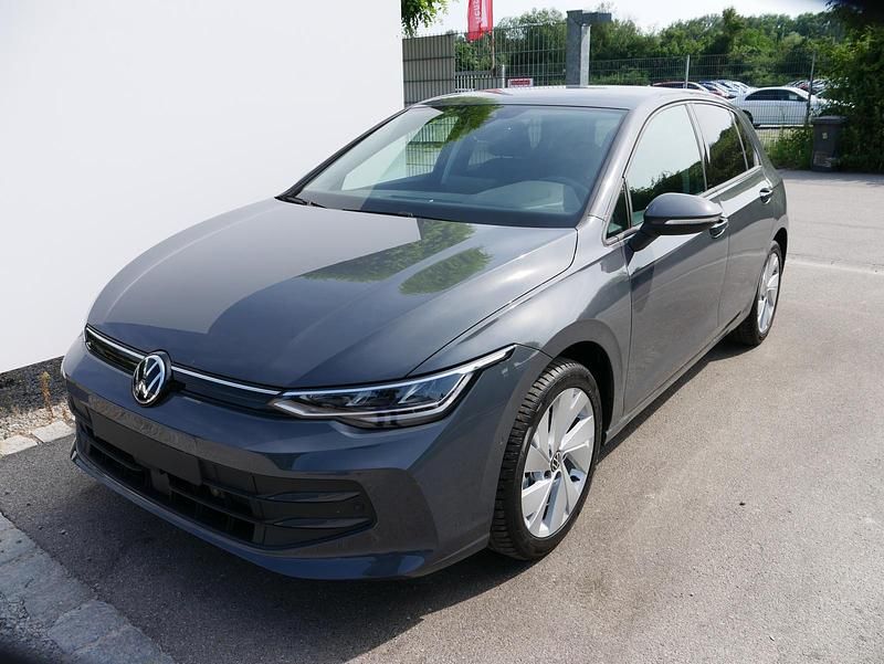 Neu VW Golf VIII Edition 150 PS (110 kW) 2025 Delfingrau metallic Limousine