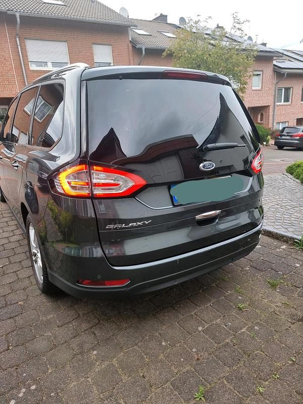 Gebraucht Ford Galaxy 161 PS (118 kW) 2019 Grün Van / Kleinbus
