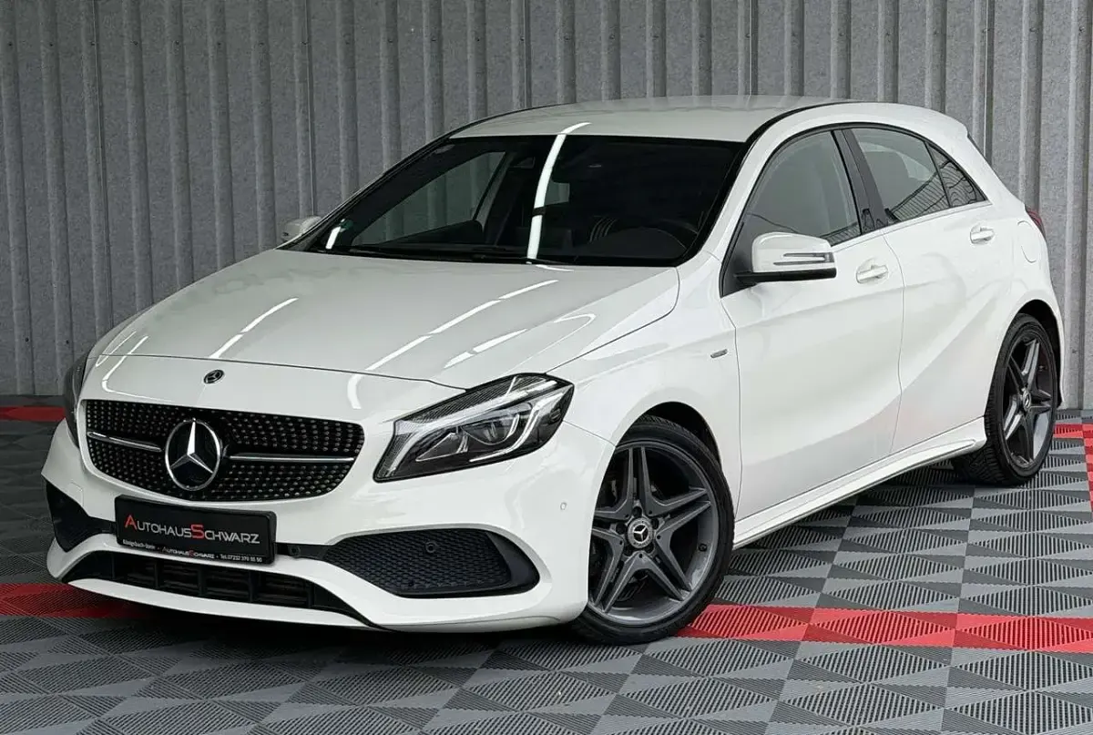 Gebraucht Mercedes A180 AMG Edition 122 PS (89 kW) 2017 Calcitweiss  unilack Kleinwagen
