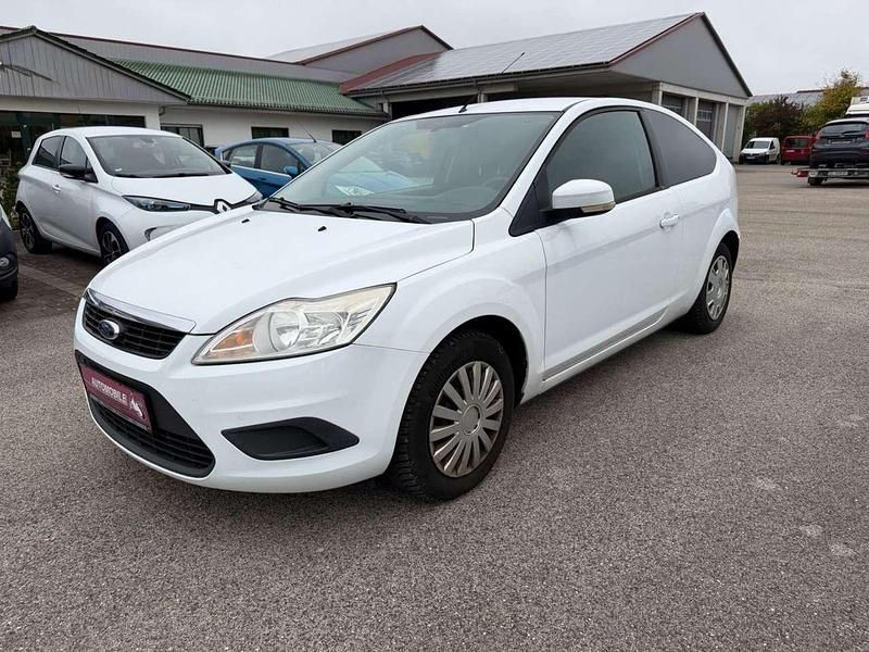 Frostweiß Gebraucht 2010 Ford Focus Limousine | 390 € (Superpreis) - Bild 1/4