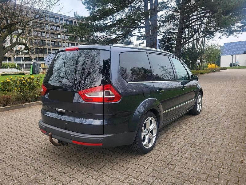 Gebraucht Ford Galaxy Titanium 163 PS (119 kW) 2010 Grau Van / Kleinbus
