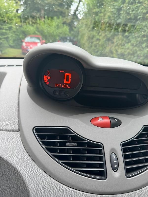 Silber Gebraucht 2008 Renault Twingo Kleinwagen | 2.300 € (Fairer Preis) - Bild 1/4