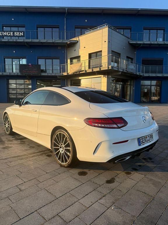 Gebraucht Mercedes C400 AMG 333 PS (244 kW) 2018 Weiß Coupé