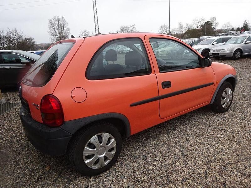 Gebraucht Opel Corsa 54 PS (39 kW) 1998 Orange Kleinwagen