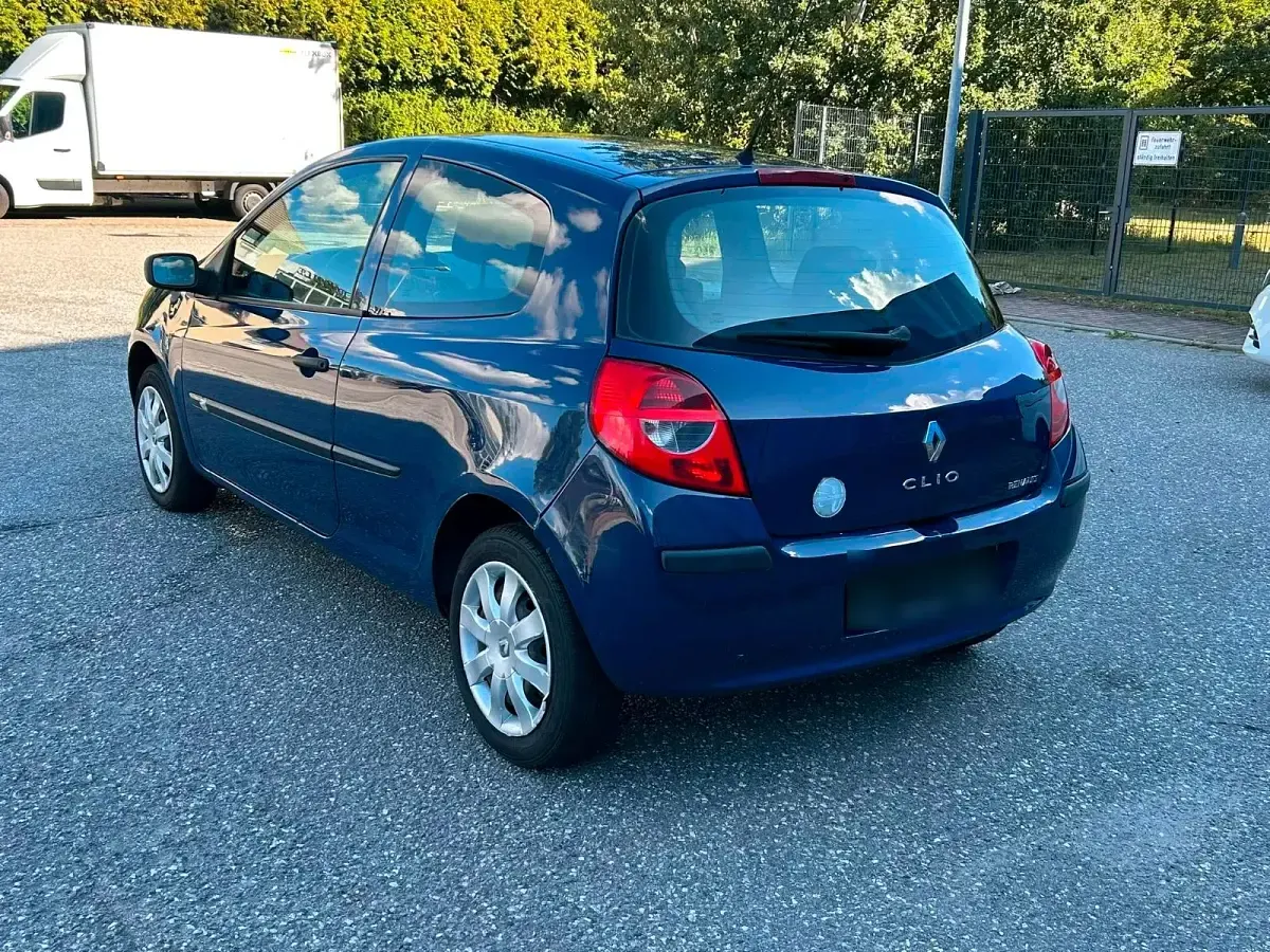 Gebraucht Renault Clio 65 PS (47 kW) 2006 Blau Kleinwagen