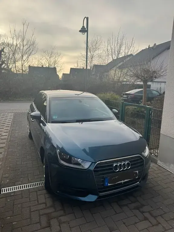 Gebraucht Audi A1 Sportback Sport 82 PS (60 kW) 2018 Blau Kleinwagen
