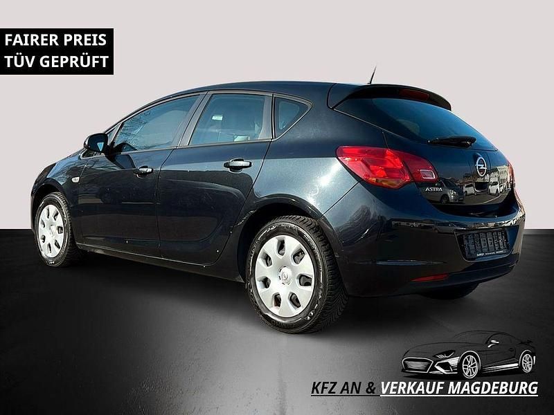 Gebraucht Opel Astra Design Edition 87 PS (63 kW) 2012 Schwarz Limousine