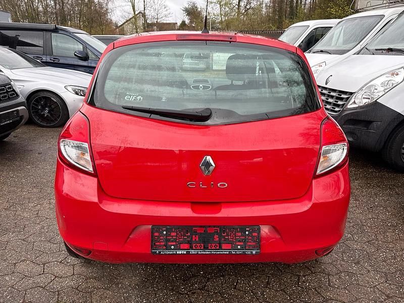 Gebraucht Renault Clio IV 75 PS (55 kW) 2012 Rot Kleinwagen