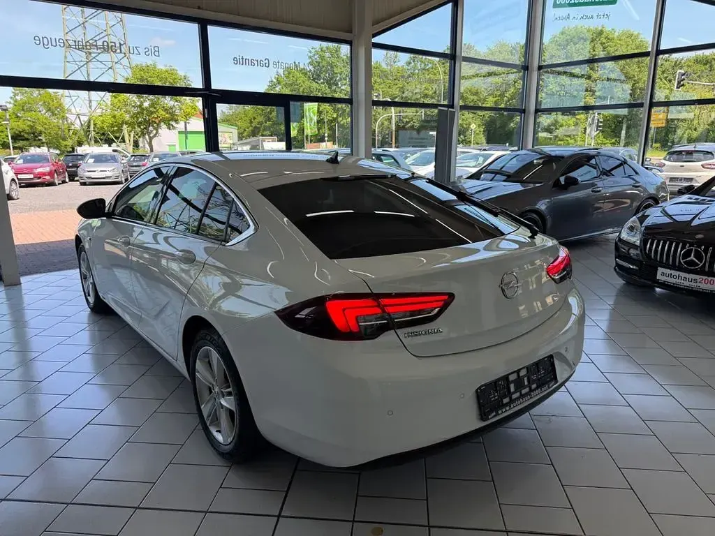 Gebraucht Opel Insignia Innovation 165 PS (121 kW) 2020 Weiß Limousine