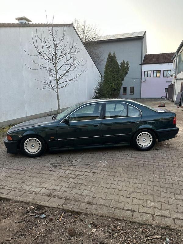 Gebraucht BMW 523 Performance 170 PS (125 kW) 1996 Grün Limousine