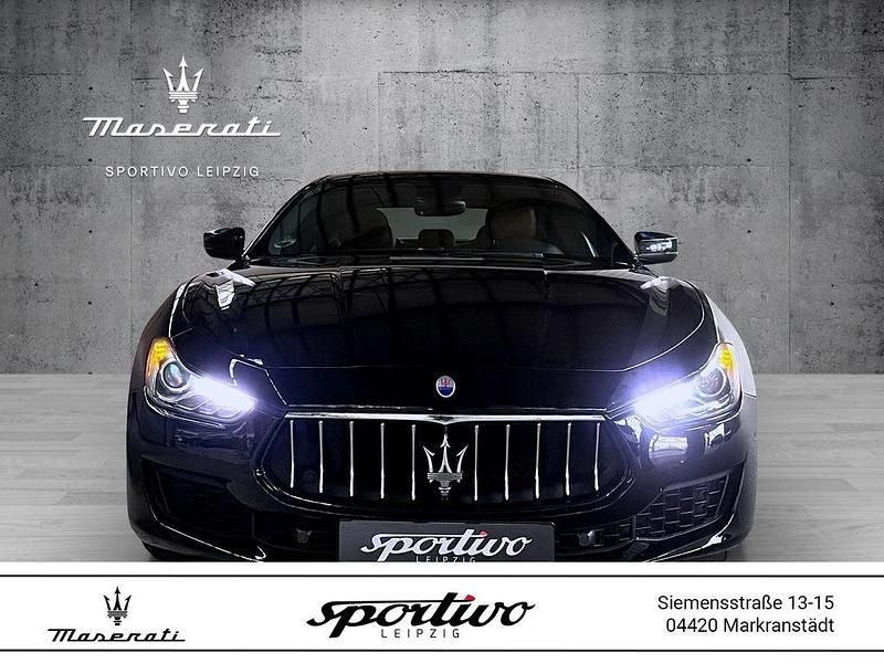Nero Gebraucht 2018 Maserati Ghibli Coupé | 29.111 € (Etwas zu teuer) - Bild 1/4